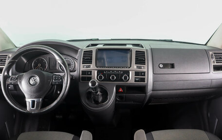 Volkswagen Caravelle T5, 2013 год, 2 149 000 рублей, 13 фотография