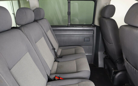 Volkswagen Caravelle T5, 2013 год, 2 149 000 рублей, 10 фотография