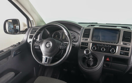 Volkswagen Caravelle T5, 2013 год, 2 149 000 рублей, 12 фотография