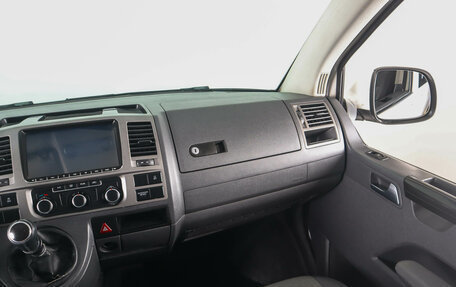 Volkswagen Caravelle T5, 2013 год, 2 149 000 рублей, 14 фотография