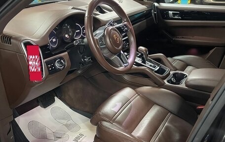 Porsche Cayenne III, 2018 год, 4 900 000 рублей, 6 фотография