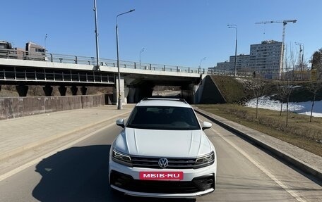 Volkswagen Tiguan II, 2018 год, 2 950 000 рублей, 2 фотография