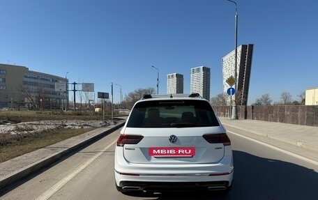 Volkswagen Tiguan II, 2018 год, 2 950 000 рублей, 3 фотография