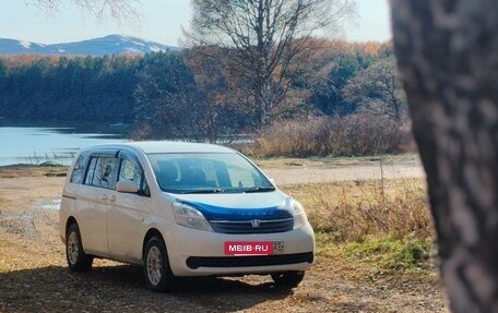 Toyota ISis I, 2005 год, 750 000 рублей, 2 фотография