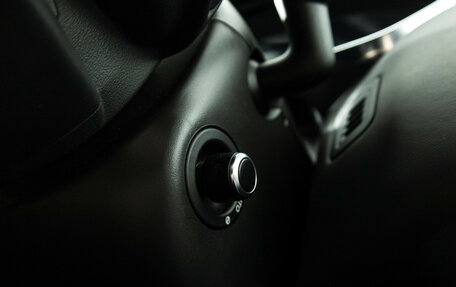 Land Rover Range Rover IV рестайлинг, 2015 год, 4 249 700 рублей, 25 фотография