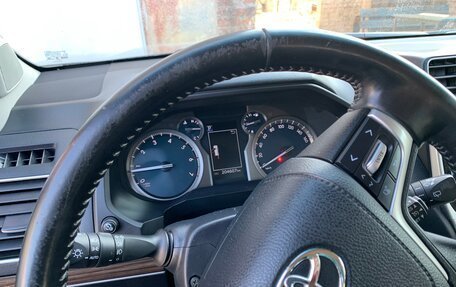 Toyota Land Cruiser Prado 150 рестайлинг 2, 2019 год, 5 500 000 рублей, 8 фотография