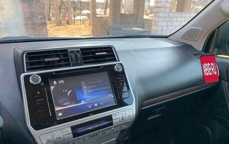 Toyota Land Cruiser Prado 150 рестайлинг 2, 2019 год, 5 500 000 рублей, 7 фотография