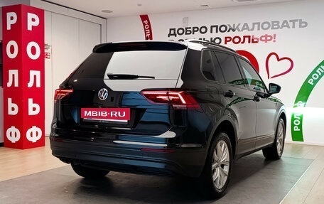 Volkswagen Tiguan II, 2020 год, 2 600 000 рублей, 4 фотография