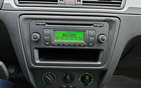 Skoda Rapid I, 2015 год, 700 000 рублей, 12 фотография