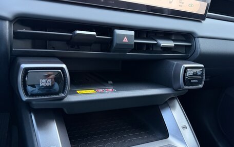 Toyota RAV4, 2025 год, 4 990 000 рублей, 13 фотография