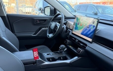 Toyota RAV4, 2025 год, 4 990 000 рублей, 15 фотография