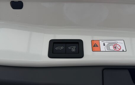 Toyota RAV4, 2025 год, 4 990 000 рублей, 23 фотография