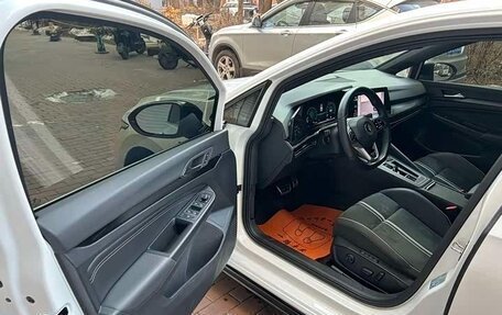 Volkswagen Golf VIII, 2022 год, 2 340 000 рублей, 7 фотография