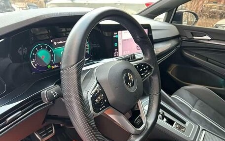 Volkswagen Golf VIII, 2022 год, 2 340 000 рублей, 8 фотография