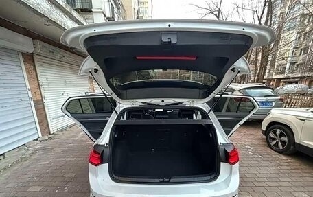 Volkswagen Golf VIII, 2022 год, 2 340 000 рублей, 6 фотография