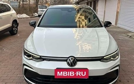 Volkswagen Golf VIII, 2022 год, 2 340 000 рублей, 2 фотография