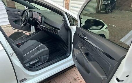 Volkswagen Golf VIII, 2022 год, 2 340 000 рублей, 12 фотография