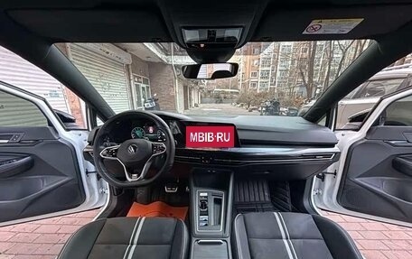 Volkswagen Golf VIII, 2022 год, 2 340 000 рублей, 9 фотография