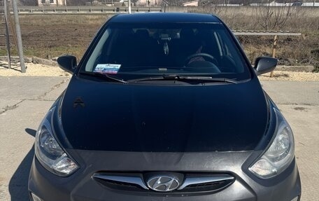 Hyundai Solaris II рестайлинг, 2014 год, 1 000 000 рублей, 1 фотография