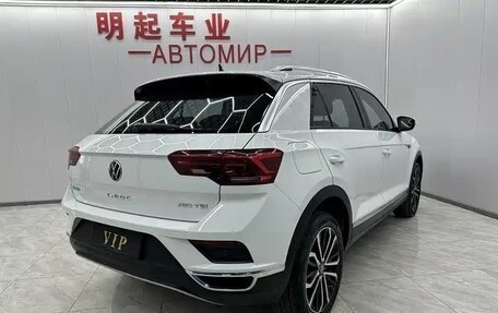 Volkswagen T-Roc I, 2023 год, 2 199 000 рублей, 4 фотография