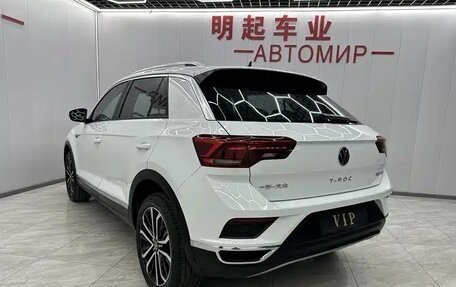 Volkswagen T-Roc I, 2023 год, 2 199 000 рублей, 6 фотография