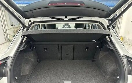 Volkswagen T-Roc I, 2023 год, 2 199 000 рублей, 16 фотография