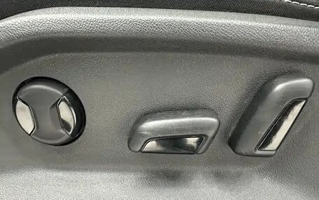 Volkswagen T-Roc I, 2023 год, 2 199 000 рублей, 13 фотография