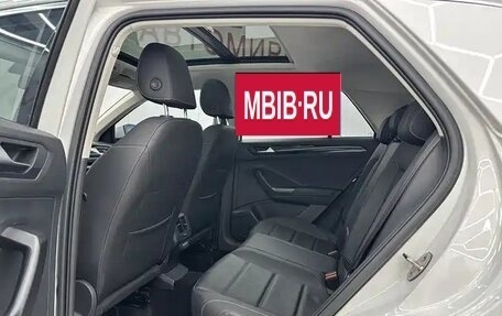 Volkswagen T-Roc I, 2023 год, 2 199 000 рублей, 15 фотография