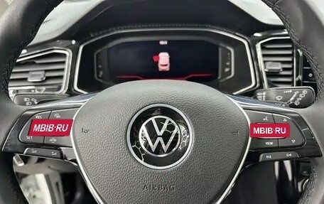 Volkswagen T-Roc I, 2023 год, 2 199 000 рублей, 9 фотография