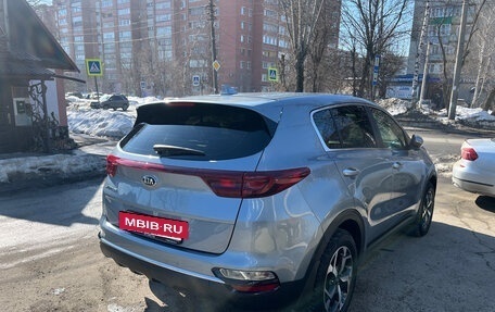 KIA Sportage IV рестайлинг, 2020 год, 2 650 000 рублей, 2 фотография
