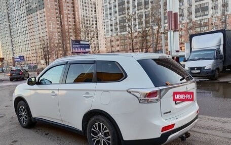 Mitsubishi Outlander III рестайлинг 3, 2014 год, 1 330 000 рублей, 7 фотография