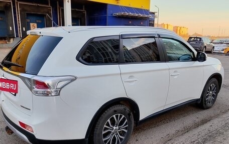 Mitsubishi Outlander III рестайлинг 3, 2014 год, 1 330 000 рублей, 12 фотография