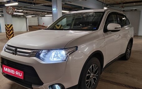 Mitsubishi Outlander III рестайлинг 3, 2014 год, 1 330 000 рублей, 32 фотография