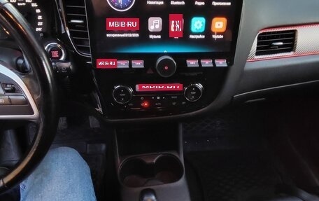 Mitsubishi Outlander III рестайлинг 3, 2014 год, 1 330 000 рублей, 23 фотография