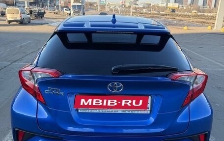 Toyota C-HR I рестайлинг, 2018 год, 2 200 000 рублей, 6 фотография