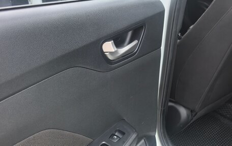 Hyundai Solaris II рестайлинг, 2018 год, 1 299 000 рублей, 11 фотография