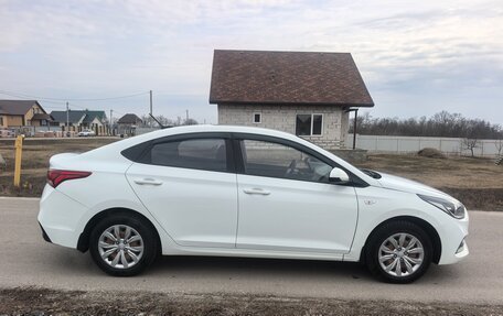 Hyundai Solaris II рестайлинг, 2018 год, 1 299 000 рублей, 2 фотография