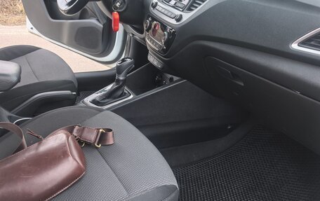 Hyundai Solaris II рестайлинг, 2018 год, 1 299 000 рублей, 22 фотография