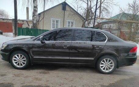 Skoda Superb III рестайлинг, 2013 год, 1 120 000 рублей, 3 фотография