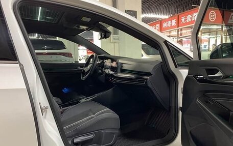 Volkswagen Golf VIII, 2022 год, 1 987 000 рублей, 9 фотография