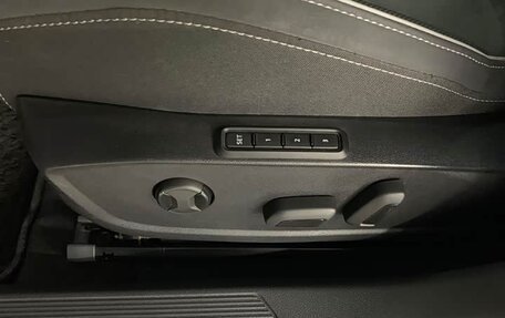 Volkswagen Golf VIII, 2022 год, 1 987 000 рублей, 14 фотография