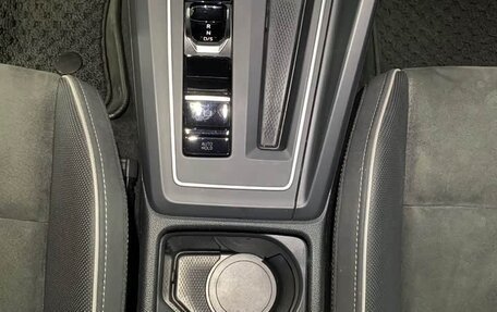 Volkswagen Golf VIII, 2022 год, 1 987 000 рублей, 16 фотография