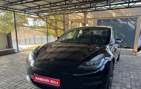 Tesla Model 3 I, 2019 год, 3 000 000 рублей, 1 фотография