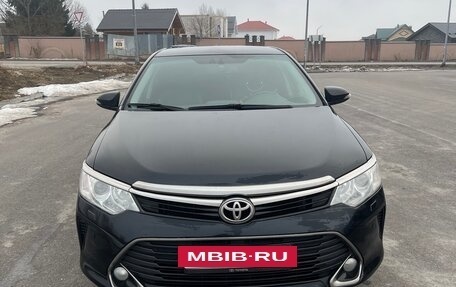 Toyota Camry, 2017 год, 2 400 000 рублей, 2 фотография