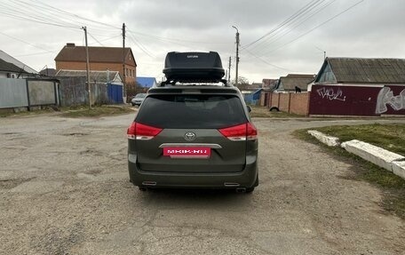 Toyota Sienna III, 2010 год, 2 100 000 рублей, 3 фотография