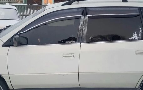 Toyota Ipsum II, 1998 год, 585 000 рублей, 3 фотография