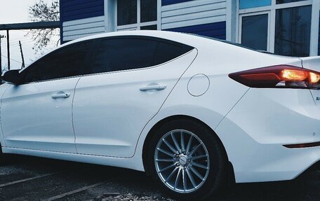 Hyundai Elantra VI рестайлинг, 2016 год, 1 550 000 рублей, 5 фотография