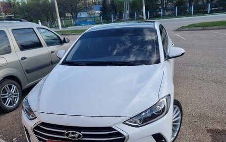Hyundai Elantra VI рестайлинг, 2016 год, 1 550 000 рублей, 9 фотография