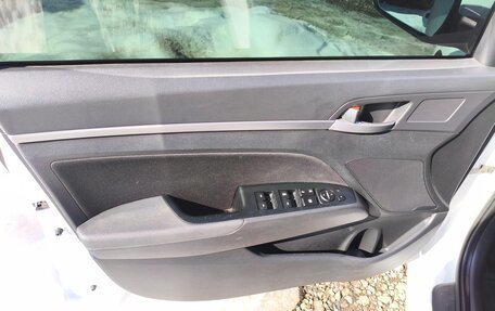 Hyundai Elantra VI рестайлинг, 2016 год, 1 550 000 рублей, 16 фотография