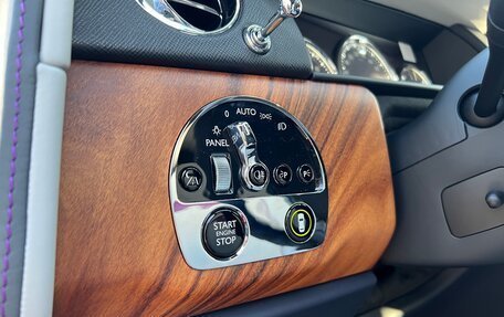 Rolls-Royce Cullinan, 2020 год, 36 500 000 рублей, 19 фотография